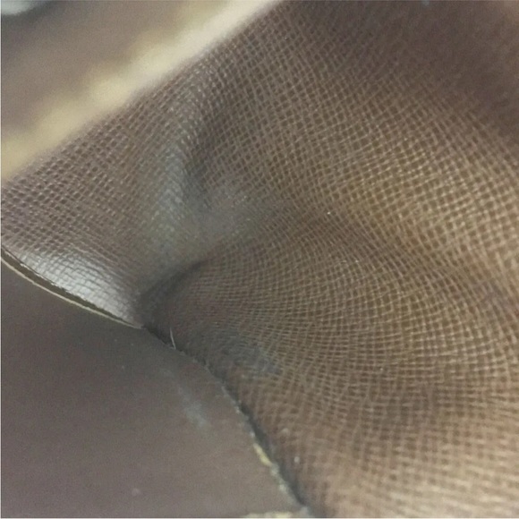 Luis Vuitton Key Holder - Picture 6 of 8